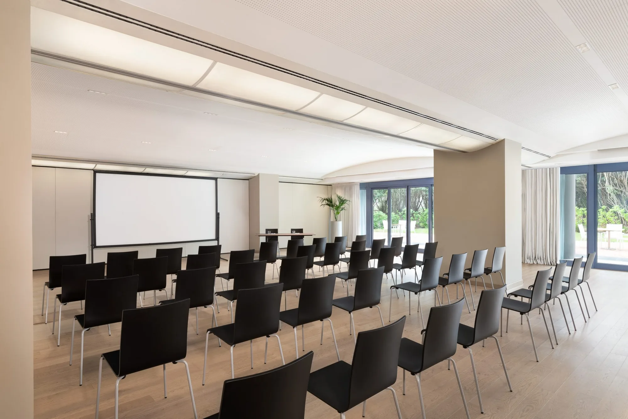 Sheraton Lake Como galleria 1