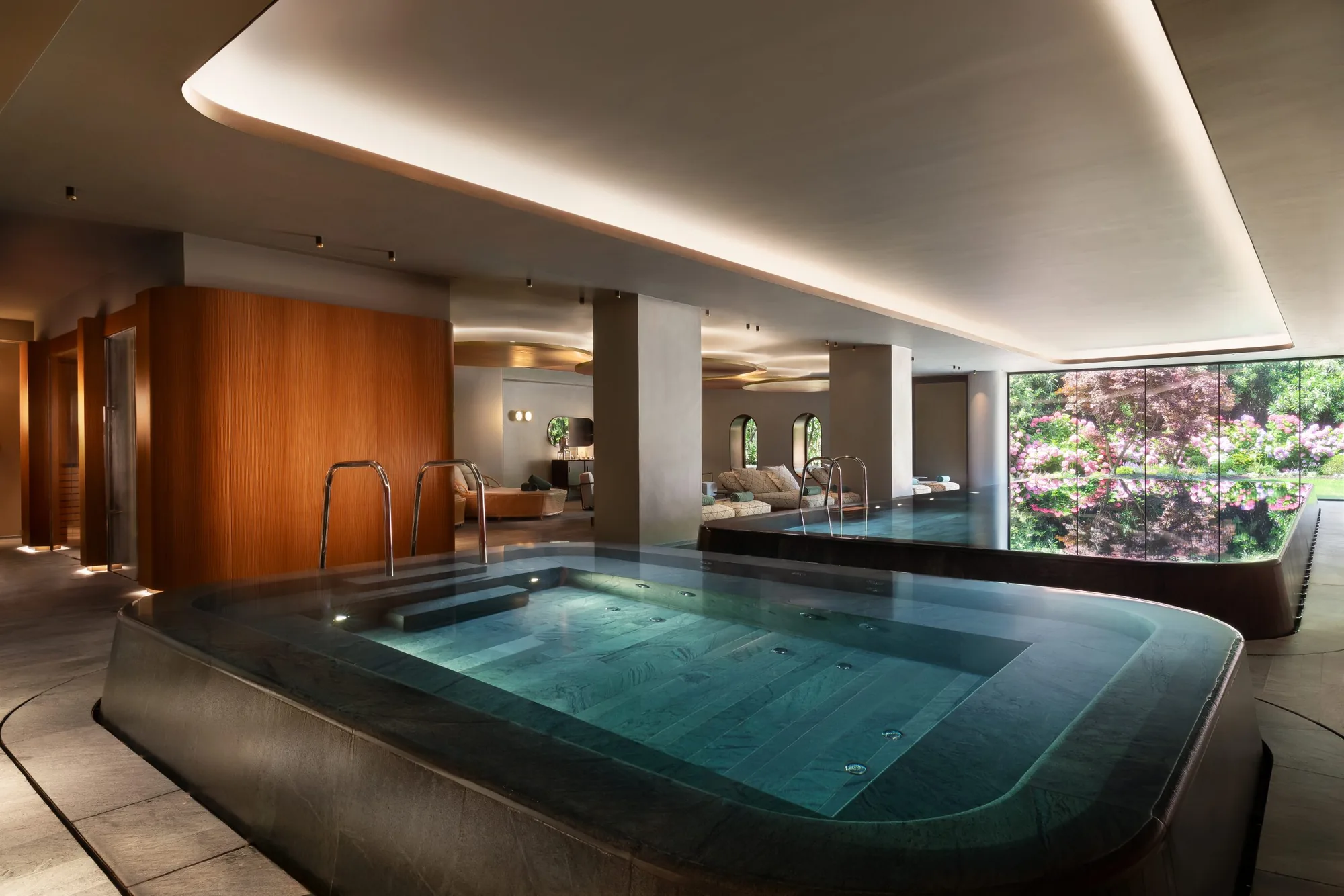 Sheraton Lake Como galleria 2